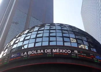 El peso mexicano se depreció un 0,27 % frente al dólar, cotizando 18,39 por cada unidad de la moneda estadounidense.