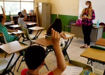 Adiós al “todes”: Chihuahua prohíbe el lenguaje inclusivo en escuelas