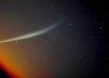 No necesitas telescopio: el cometa Lemmon brillará este fin y así puedes verlo desde casa