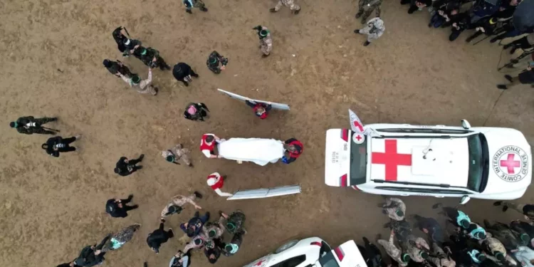 El grupo paramilitar islámico entregó los restos de cuatro personas, tres civiles y un comandante del ejército de Israel.