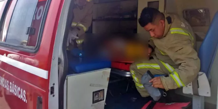 Daños y un hombre lesionado deja accidente.