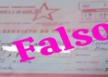 Directivos de Estrella Roja alertan sobre estafadores que entregan recibos falsos en Huajuapan y la región Mixteca. Foto: Internet