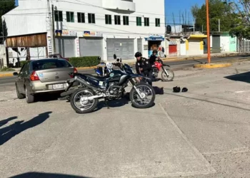 El accidente se suscitó en la Avenida 5 de febrero, a la altura de la colonia Los Presidentes.