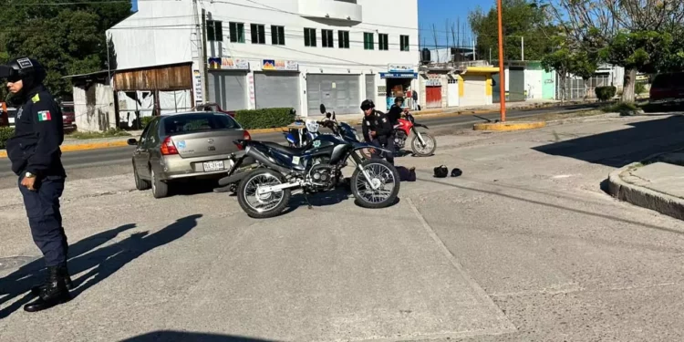 El accidente se suscitó en la Avenida 5 de febrero, a la altura de la colonia Los Presidentes.