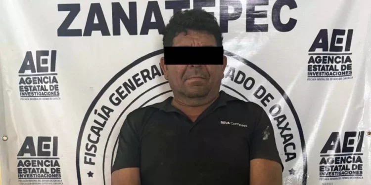 El sujeto F. S. V. fue detenido en calles céntricas de Chahuites.