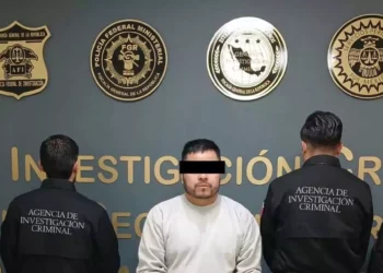 Elementos de la FGEO y la AEI aseguraron drogas y vehículos durante un cateo en San Martín Toxpalan; un hombre fue vinculado a proceso por narcomenudeo.