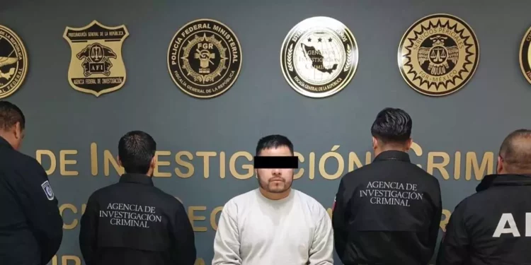 Elementos de la FGEO y la AEI aseguraron drogas y vehículos durante un cateo en San Martín Toxpalan; un hombre fue vinculado a proceso por narcomenudeo.