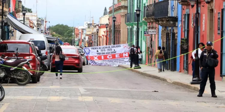 El Frente exige el derecho de proponer a un familiar directo para heredar sus plazas.