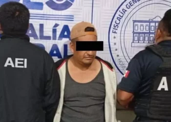 En el lugar fue detenido R.C.S., quien fue puesto a disposición del Ministerio Público.