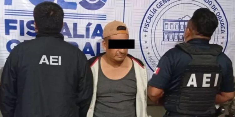 En el lugar fue detenido R.C.S., quien fue puesto a disposición del Ministerio Público.