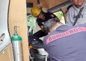 Fueron atendidos por personal médico de bomberos.