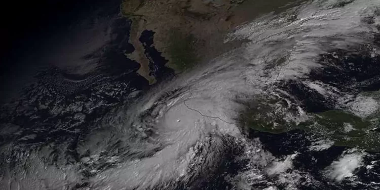 Oaxaca, en pre alerta ante posible huracán, hay 50% de probabilidades