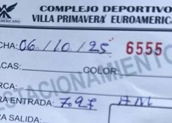 Amplían privatización en el Polideportivo; cobran estacionamiento, hay opacidad