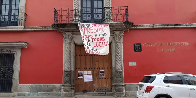 Suspenden clases en otras 4 unidades académicas de la UABJO
