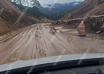 Barranca Larga-Ventanilla, 12 horas cerrada; hay paso intermitente: Capufe