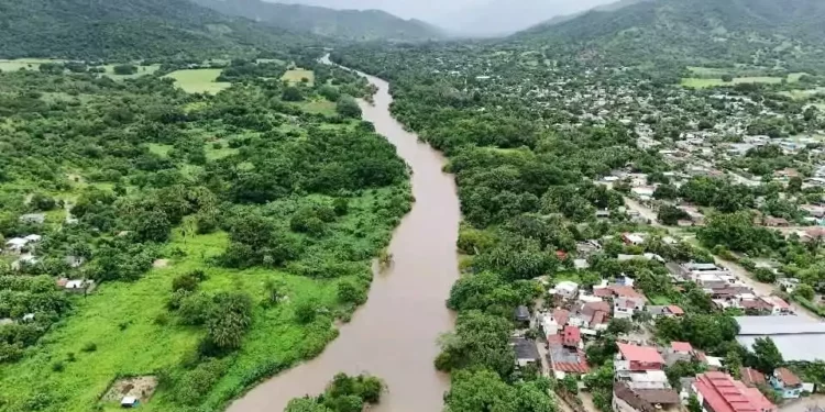 Lejos de las Costas de Oaxaca, se formó la Depresión Tropical Diecisiete -E
