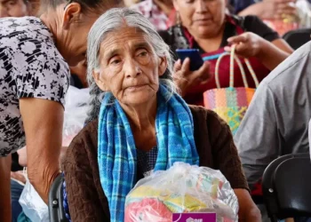 Pobreza y desamparo entre los adultos mayores, indican diputados
