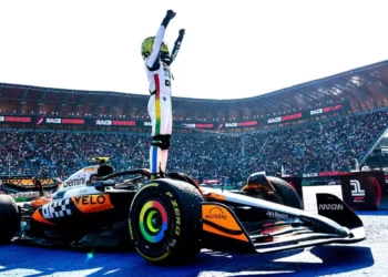 Lando Norris triunfó ante 401,326 aficionados en un fin de semana histórico