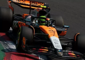Lando Norris logra la pole position en el GP de México 2025 de la F1, Verstappen queda quinto