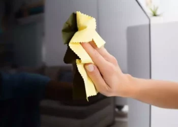 ¿Cómo limpiar tu televisor y CPU sin dañarlos?