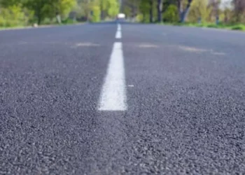 La línea blanca que cambió todo: cómo una pintura salvó miles de vidas