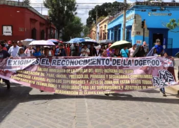Foto: Adrián Gaytán // Los manifestantes demandan el reconocimiento y pago de sueldos a más de 100 jefes de sector y supervisores.