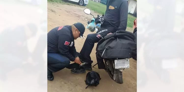 Motociclista termina lesionado en accidente.