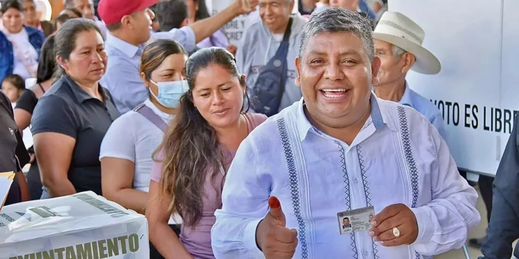 Fotos: internet – cortesía // Roberto Pérez Delgado repetirá en San Pedro Ixtlahuaca.