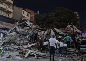 Terremoto de magnitud 6.1 sacude Turquía; reportan edificios derrumbados