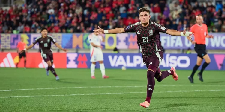 México golea a Chile