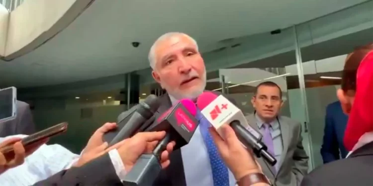 Retira EU visas a 50 políticos morenistas; presiona al gobierno