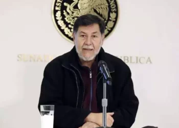 Fernández Noroña pide licencia; esconde motivos