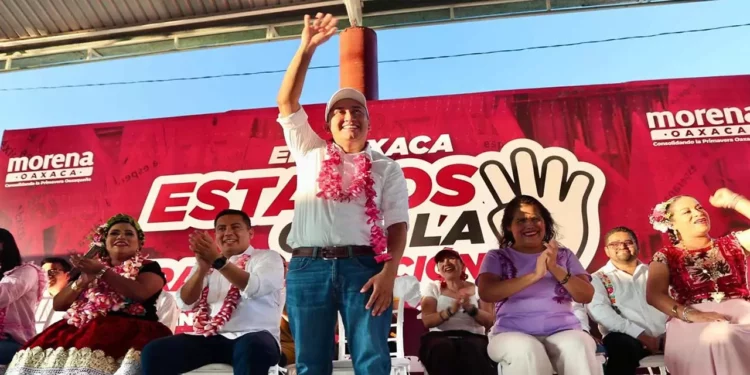 Recibe Nino Morales, cariño y apoyo de sus paisanos istmeños