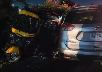 Choque múltiple en Juchitán deja una persona lesionada