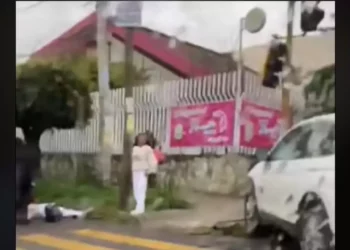 VIDEO | Choque en la colonia Reforma deja a motociclista herido y daños materiales
