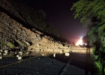 Tráfico en pausa: mantenimiento en caminos de desvío afecta autopista Barranca Larga – Ventanilla