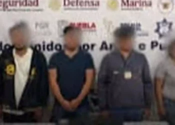 Foto: Redes sociales // Autoridades aseguraron el tráiler robado y detuvieron a cuatro presuntos integrantes de una banda que operaba entre Oaxaca y Puebla.