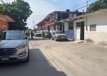 ¡Violento asalto en Salina Cruz! Mujer enfrenta a delincuente y logra detenerlo