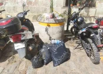 El Zócalo de Oaxaca, basurero a cielo abierto