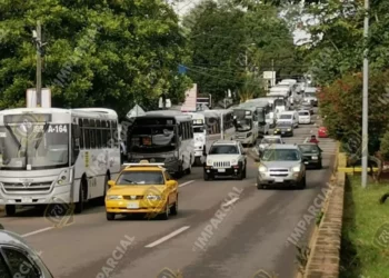 VIDEO | Transportistas toman la zona del estadio: protesta por concesiones enciende el lunes en Oaxaca
