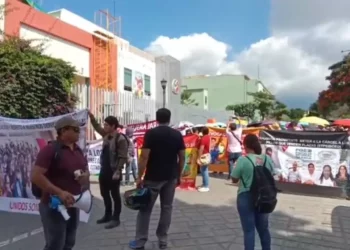 VIDEOS | “Pura mentira”, dice Jara; miles marchan contra ISR