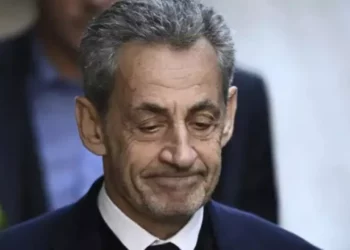 La caída de Sarkozy: entra en prisión tras campaña financiada con dinero libio