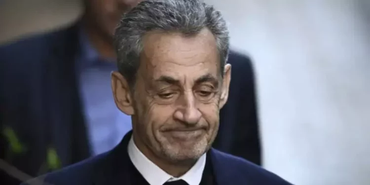 La caída de Sarkozy: entra en prisión tras campaña financiada con dinero libio