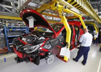 El gobernador de Ontario refrendó su intención de defender la industria automotriz canadiense ante las amenazas de Estados Unidos.