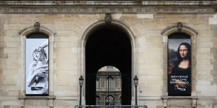 Golpe en el Louvre: Roban joyas de valor incalculable en asalto relámpago