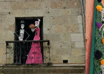 ¡Oaxaca ya huele a muertos! El Centro Histórico se transforma con flores, calaveras y tradición viva