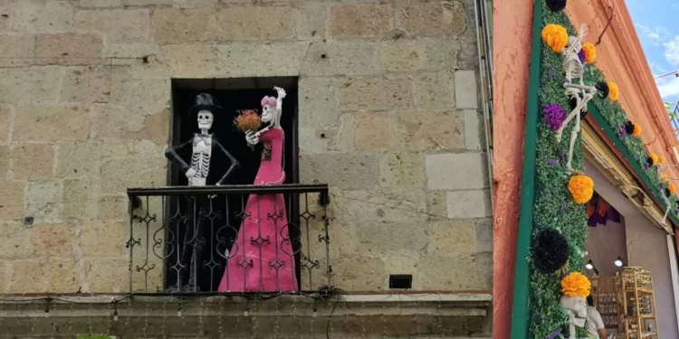 ¡Oaxaca ya huele a muertos! El Centro Histórico se transforma con flores, calaveras y tradición viva