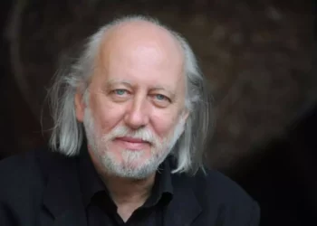 László Krasznahorkai gana el Premio Nobel de Literatura 2025: un visionario entre el apocalipsis y el arte