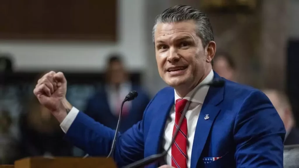 Pete Hegseth, secretario de Defensa de EE.UU., aseguró que los navíos de trasporte de droga al norte de Venezuela son objetivos legítimos.