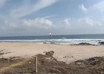 ¡Entre la desesperación y el luto! El mar devuelve el cuerpo del joven desaparecido en Salina Cruz